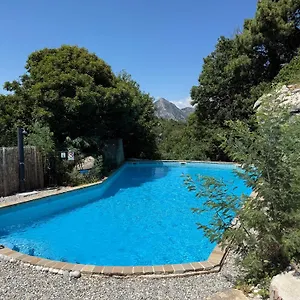 Appartement Domaine Le Rocher D Argent Avec Piscine Exterieur ,jacuzzi Interieur Et Salle De Jeux, Berre-des-Alpes